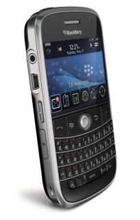 top celebs with the blackberry bold 9000 isla fisher leona
