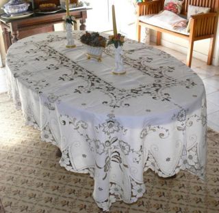 Superb Vintage Madeira Linen Tablecloth w Hand Made Embroidery Cutwork