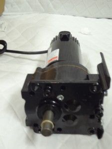 Dayton 4Z128 B Gearmotor 90 VDC 170 RPM 1 8HP Reversible 5 8 Shaft