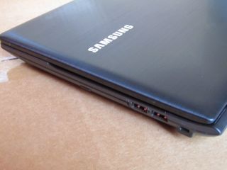 Samsung Series 3 15 i3 2 3GHz 6GB 500GB Webcam HDMI Laptop Notebook