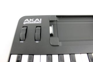 Akai Pro SYNTHSTATION25 USB MIDI 25 Key Keyboard Controller for iPhone