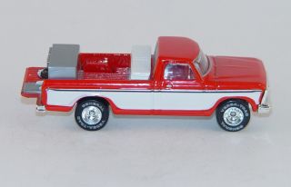 Hot Wheels 1979 Ford F 150 Pickup w/ Toolbox and Dog Crate 164 Scale