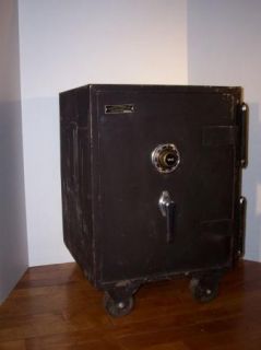Vintage Antique Old Security Fire Vault Safe Yale Combination Lock