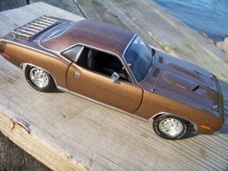 18 Highway 61 1970 Plymouth Cuda Dark Tan Metallic with Gator Top