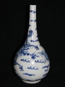 Chinese Qing Period Blue and White Antique Long Neck Vase