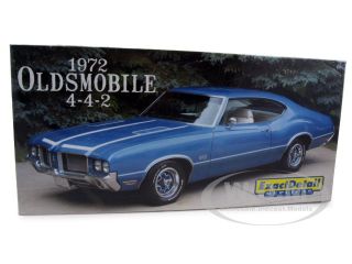 Brand new 118 scale diecast model of 1972 Oldsmobile 442 (Viking Blue