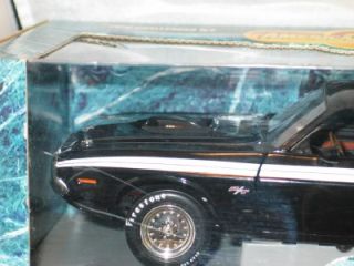 18 `1970 CHALLENGER R/T 426 HEMI AMERICAN MUSCLE # 7251 RARE NEW IN