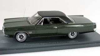 Fury 2door Hardtop 1968   grün / schwarz 143   NEO   44700