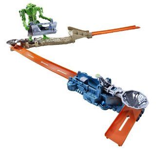 Hot Wheels Trick Tracks Playset Robot Android Attack, R1679 