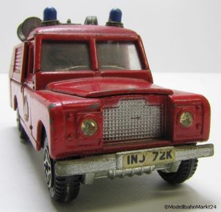 TOYS Land Rover Fire Service Feuerwehr 109 W.B. Maßstab 143