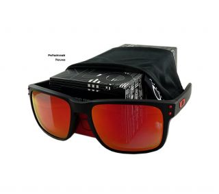 This model is a newly released Oakley in limited quantities and is