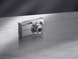 Nikon Coolpix S210 Digitalkamera (8 Megapixel, 3 fach opt. Zoom, 6,4