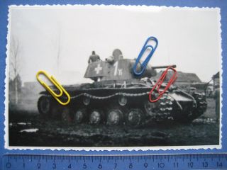 Foto Photo 394 Panzer Tank WW2 KV 1 Beute German Soldier Balkenkreuz
