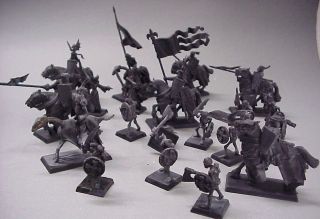21 schwarze Ritter Figuren Bretonnian Knights of Warhammer ???