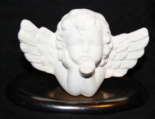 Dekoration Deko Keramik Figur Engelskuss Engel mit Kusshand weiss auf