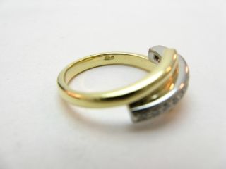 R668 585er 14kt Gelbgold Gold Ring mit 12 Brillanten auf einer