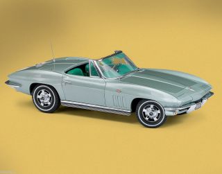 Franklin Mint 1966 Corvette Sting Ray Fiberglass Diecast Model Car 1
