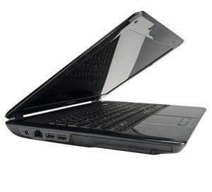 MEDION MD 98054 X6821 ERAZER Notebook 15,6 / 39,6cm LED i7 2,3GHz 8GB