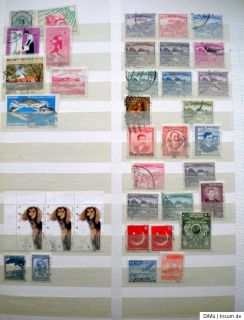 Album mit Briefmarken aus aller Welt