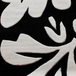 Handmade Alexa Pino Collection Black/ White Floral Rug (5 x 8